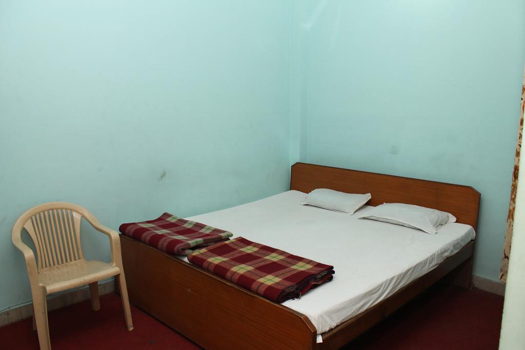 Krishnam Guest House Matura Exterior foto